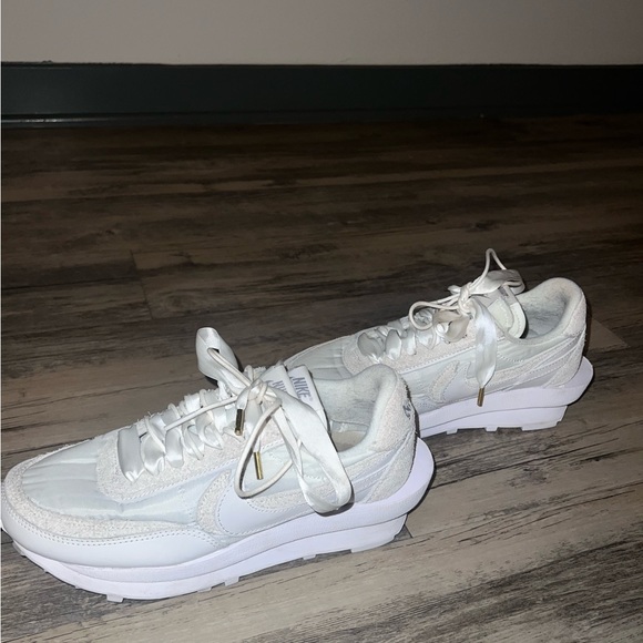 Nike Shoes - White Nylon Nike Sacais